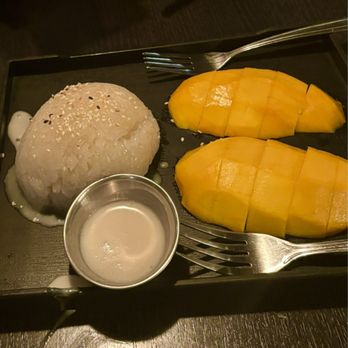 ZENSTREET - Mango, sticky rice - Thai Near Me - Riverside, California