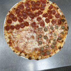 Ronnie Bee’s New York style pizza 