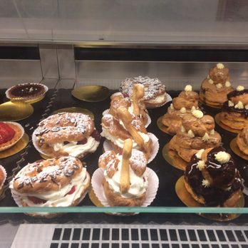 Joia da Coroa - Selection of pastries - Brasseries Near Me - Porto, 13