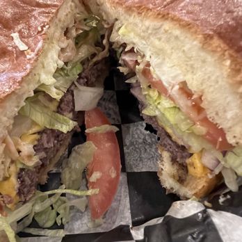 Backyard Grill - American Near Me - Highland Park, Illinois