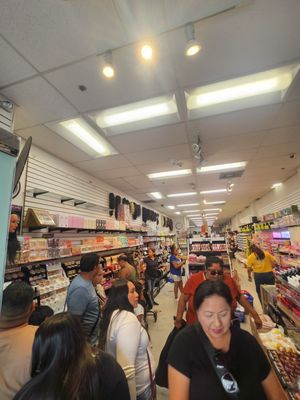 Lee's Wholesale Beauty