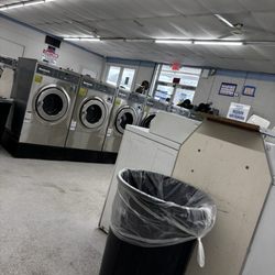 Pine Bluff Coin Laundry - Washing machines