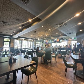 Green Lantern Pizza - Interior - Pizza Near Me - Berkley, Michigan