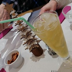Crêperie Vanille - Cocktail sans alcool à la pomme, au citron et au sirop de gingembre.