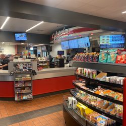 QuikTrip - Cashier and kitchen