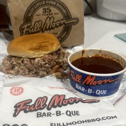 Full Moon BBQ - Bbq Pork Sandwich