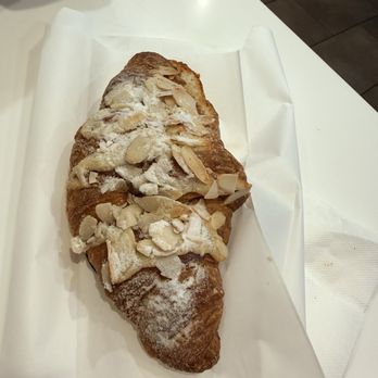 Paris Baguette - Almond Croissant - Bakeries Near Me - San Francisco, California Paris Baguette - Almond Croissant - Bakeries Near Me - San Francisco, California