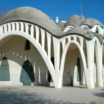 Masía Freixa - Masia Freixa: western facade. Picture courtesy of Guillem Medina on Wikipedia Commons, unrestricted copyright licence. - Museums Near Me - Terrassa, B