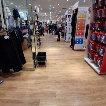 Uniqlo - Women's Clothing Near Me - Markham, Ontario
