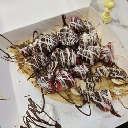 NYC Crepes-N-Shakes - Strawberry and banana nutella
