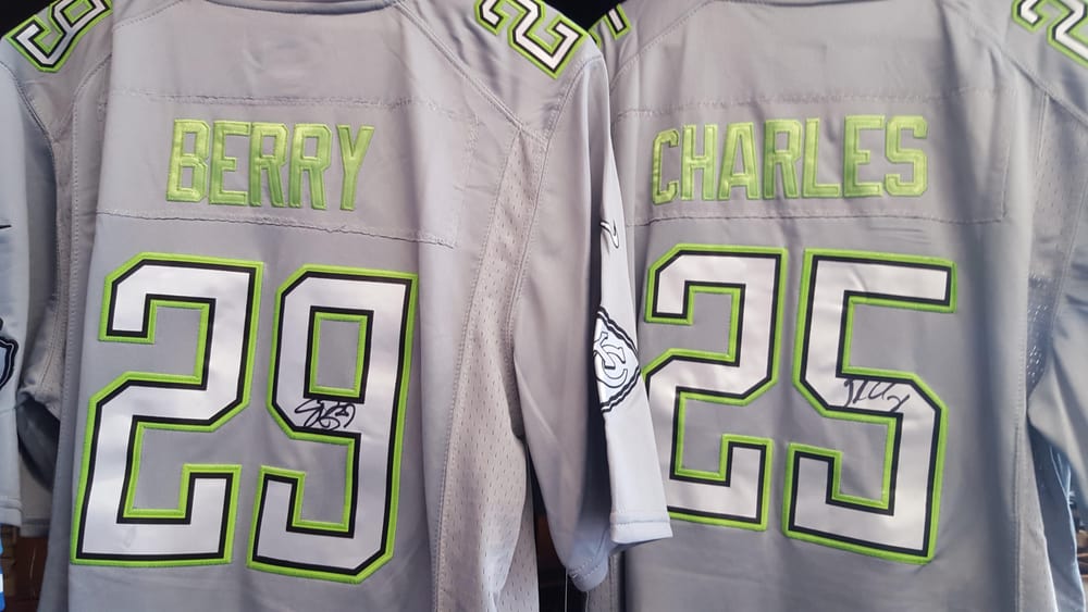 SPORTS MEMORABILIA CENTER Updated October 2024 604 E 23rd St S