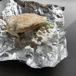Garbanzo Mediterranean Fresh - Chicken Stuffed Pita