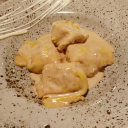 La Fabbrica - Ravioli de bogavante con crema de gambas