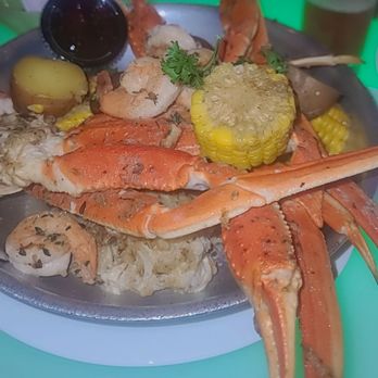 Yummy's Restaurant - Seafood boil. Movie night. - Soul Food Near Me - Brooklyn, New York