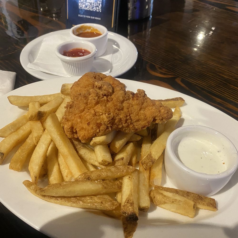 Cornerstone Craft Beer & Live Music - Chicken tenders with honey chipotle and ranch - Cocktail Bars Near Me - Berkeley, California
