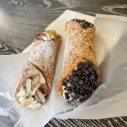 Angela's Italian Deli And Bakery - Large Cannoli