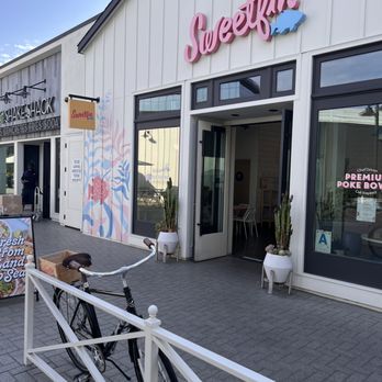 Sweetfin Poke Del Mar - Clean and friendly location. - Poke Near Me - San Diego, California Sweetfin Poke Del Mar - Clean and friendly location. - Poke Near Me - San Diego, California
