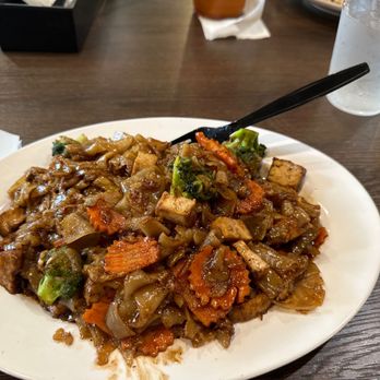 Finest Thai - 25. Pad See Ew - Thai Near Me - El Cajon, California Finest Thai - 25. Pad See Ew - Thai Near Me - El Cajon, California
