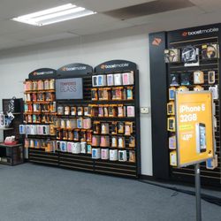 Cell World - Wide variety of cases and accessories