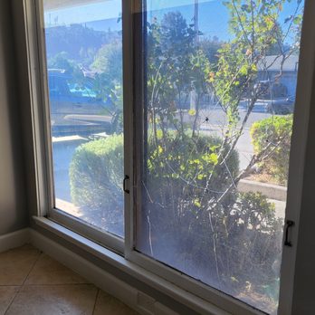 SoCal Window Pros - Broken window to be replaced. - Windows Installation Near Me - Montclair, California SoCal Window Pros - Broken window to be replaced. - Windows Installation Near Me - Montclair, California
