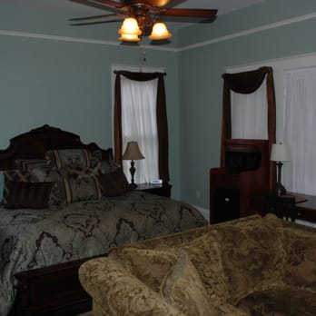 The Ainsworth House Inn - Bed & Breakfast Near Me - Luling, Texas The Ainsworth House Inn - Bed & Breakfast Near Me - Luling, Texas