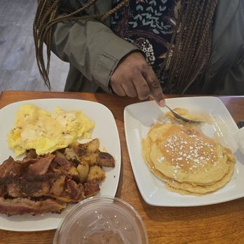 Oneil's Kitchen - Breakfast was scrumptious! Just look and see. - Breakfast & Brunch Near Me - Mashpee, Massachusetts