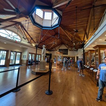 The Jack Daniel Distillery - The lobby - Distilleries Near Me - Lynchburg, Tennessee The Jack Daniel Distillery - The lobby - Distilleries Near Me - Lynchburg, Tennessee