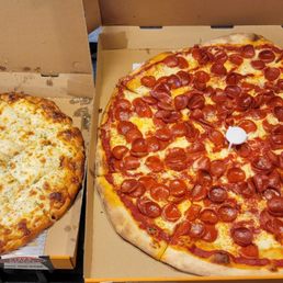 Cheese Bread & Pepperoni Pizza Cheese Bread & Pepperoni Pizza