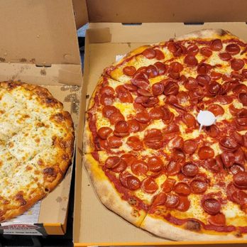 Pizza My Heart - Cheese Bread & Pepperoni Pizza - Pizza Near Me - San Mateo, California Pizza My Heart - Cheese Bread & Pepperoni Pizza - Pizza Near Me - San Mateo, California
