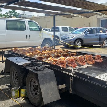 Ray's Kiawe Broiled Chicken - Food Stands Near Me - Haleiwa, Hawaii