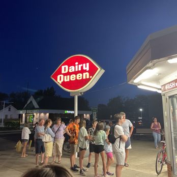 Dairy Queen - Line - Ice Cream & Frozen Yogurt Near Me - Park Ridge, Illinois