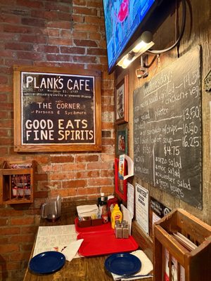 Plank's Cafe & Pizzeria by null