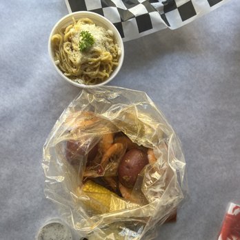 Ragin' Crawfish - Cajun/Creole Near Me - Oxnard, California