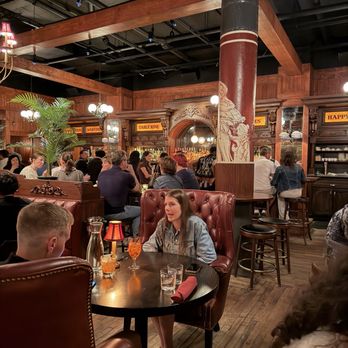 Trivoli Tavern - Cool ambience - American Near Me - Chicago, Illinois
