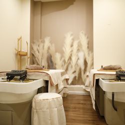 H2O House Head & Foot Care