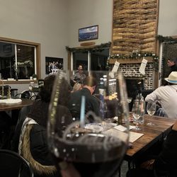 Cairn View Winery - Live music
