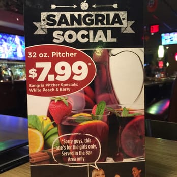 Applebee's Grill + Bar - Wednesday Ladie's night out special! I recommend the white peach sangria! - American Near Me - Brooklyn, New York Applebee's Grill + Bar - Wednesday Ladie's night out special! I recommend the white peach sangria! - American Near Me - Brooklyn, New York