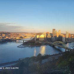 Christian Tours - Pittsburgh, the city of bridges.