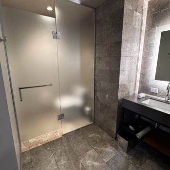 Hyatt Regency - Bathroom - Hotels Near Me - Renton, Washington Hyatt Regency - Bathroom - Hotels Near Me - Renton, Washington