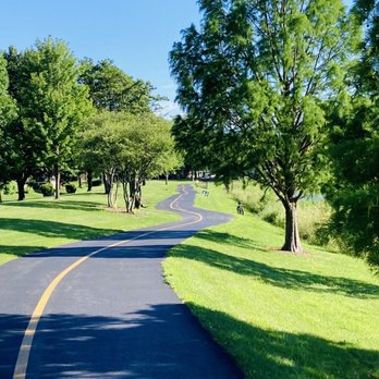 Lake Arlington - More winding pathways - Lakes Near Me - Arlington Heights, Illinois Lake Arlington - More winding pathways - Lakes Near Me - Arlington Heights, Illinois
