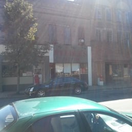 Peedee's storefront Peedee's storefront