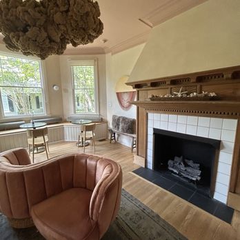 Dreamers By DW - Dining area - Bed & Breakfast Near Me - Wilmington, North Carolina Dreamers By DW - Dining area - Bed & Breakfast Near Me - Wilmington, North Carolina