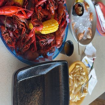 Landry's Kitchen - Crawfish with Potatoes and Corn!! Amazing and Spicy!! - Seafood Near Me - Corpus Christi, Texas