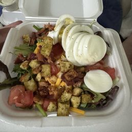 House Salad with boiled egg, cut tomato, croutons, bacon, lettuce, spinach. Extra Ranch Cups on side. House Salad with boiled egg, cut tomato, croutons, bacon, lettuce, spinach. Extra Ranch Cups on side.