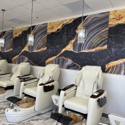 DK Nails