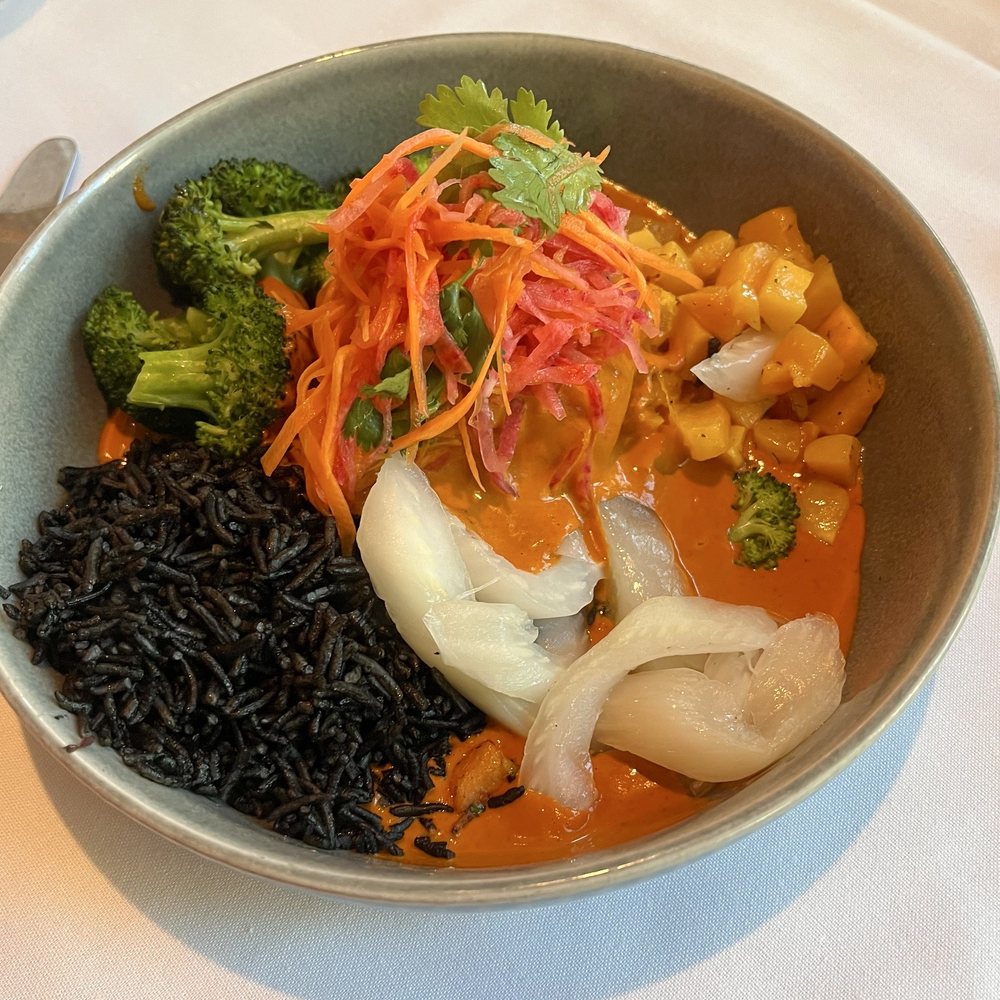 Graffiti Raw - Salmon bowl - Seafood Near Me - Houston, Texas