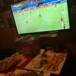 Rocky's Sports Bar - Booth TV