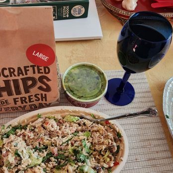 Chipotle Mexican Grill - Mexican Near Me - Crystal, Minnesota