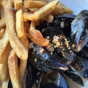 Scottie's On The River - Mussels with French fries - Seafood Near Me - Chattanooga, Tennessee Scottie's On The River - Mussels with French fries - Seafood Near Me - Chattanooga, Tennessee