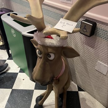 Shaws San Francisco - Cute holiday decor - Candy Stores Near Me - San Francisco, California
